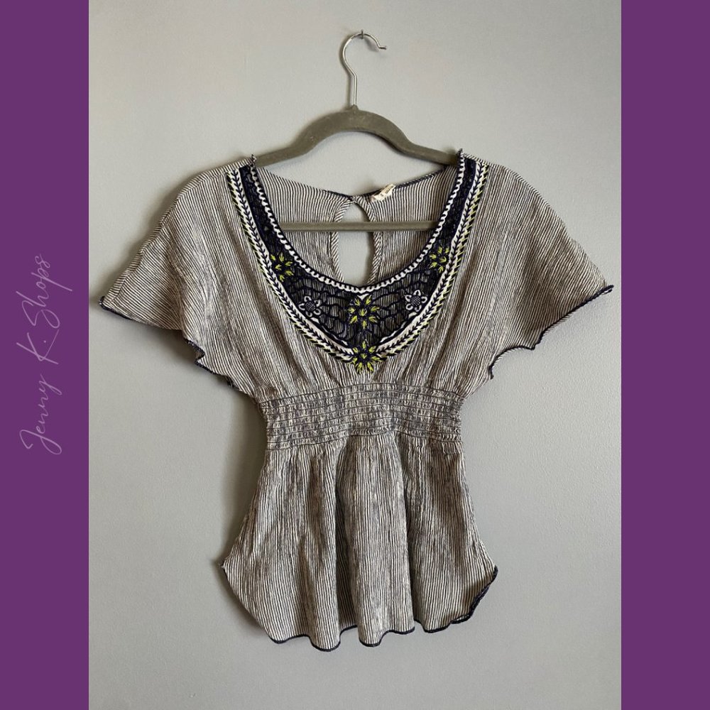 Free People | Cute Navy & White Stripe Shirt w/ Floral Embroider Neck | Size: 0